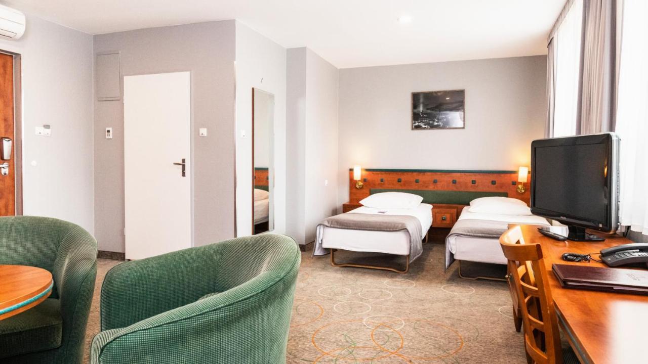 Qubus Hotel Glogow Exterior foto